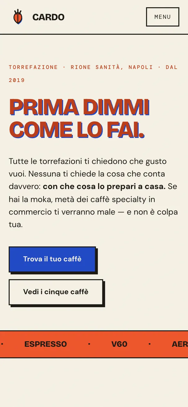La home da telefono con i due tasti e il nastro