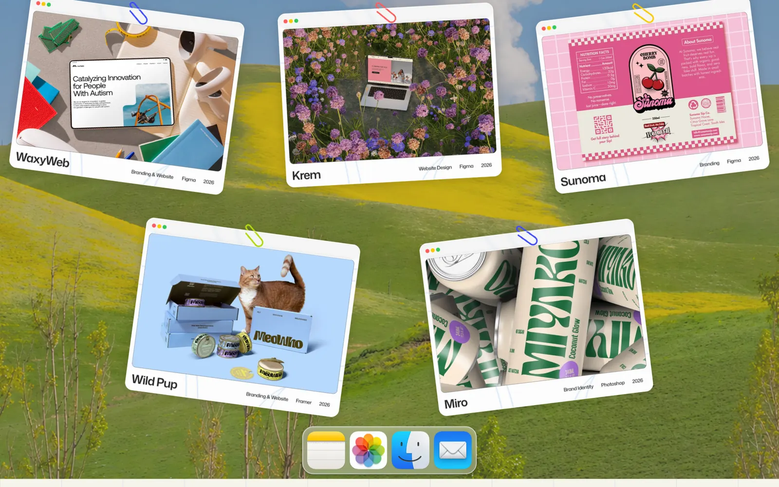 Projects that tell stories: le anteprime dei progetti come finestre e polaroid con la graffetta, sparse sul tavolo